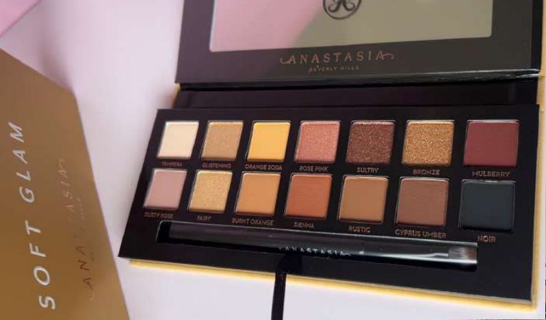Soft Glam Eyeshadow Palette, foto 6